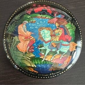 Vintage Russian Lacquer Box Trinket Box Hand Painted Artist Signed original box